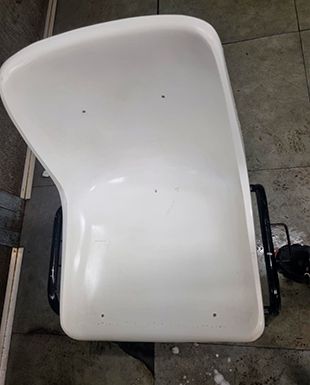 Silla de puesto de trabajo después de la limpieza profesional